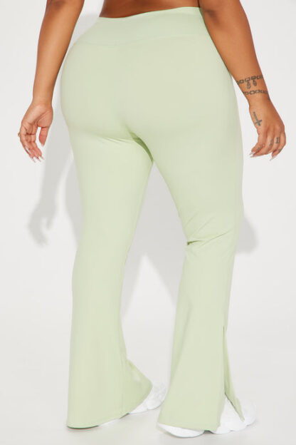 Pantalón Activo de Tiro Medio y Pata Ancha - Image 12